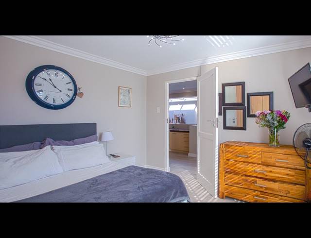 4 BEDROOM FREESTANDING TO LET IN MELKBOSSTRAND CENTRAL